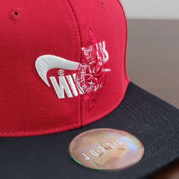 Air Jordan 1 Retro OG Bred Hat Cap Red Black Snap - Picture 2 of 9